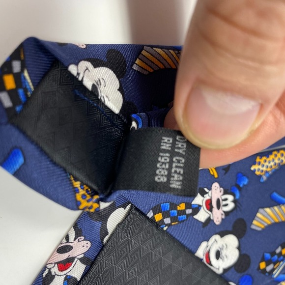 Walt Disney World Tie 100% Silk Men 57" Necktie Mickey Mouse Goofy Donald Duck - Picture 6 of 8